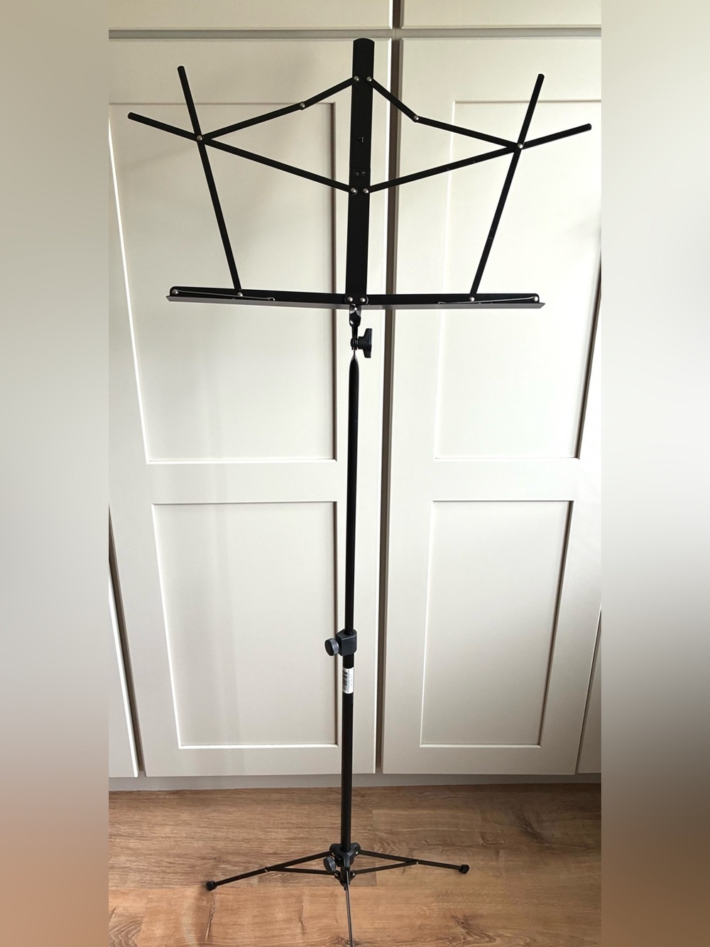 On Stage Brand Compact Sheet Music Stand w/Bag SM7122BB
Black; 26” - 40” Height